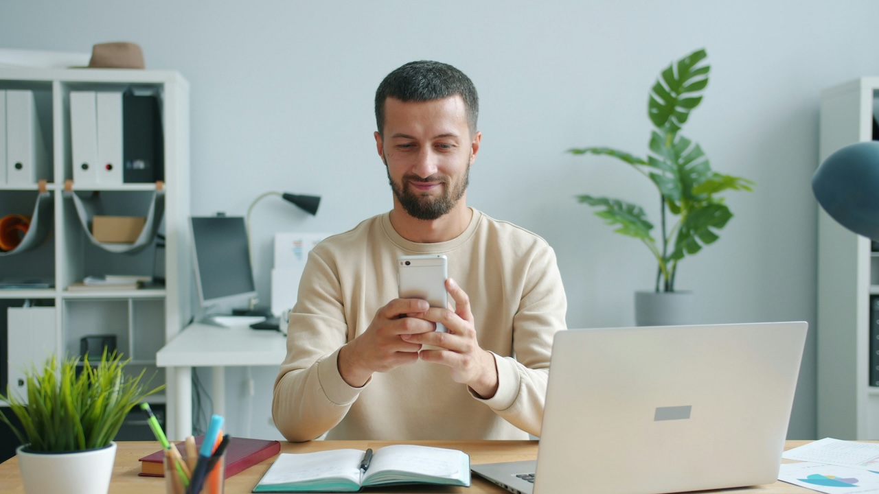 Lead Magnet vs Free Trial: Which Fits the Problem?