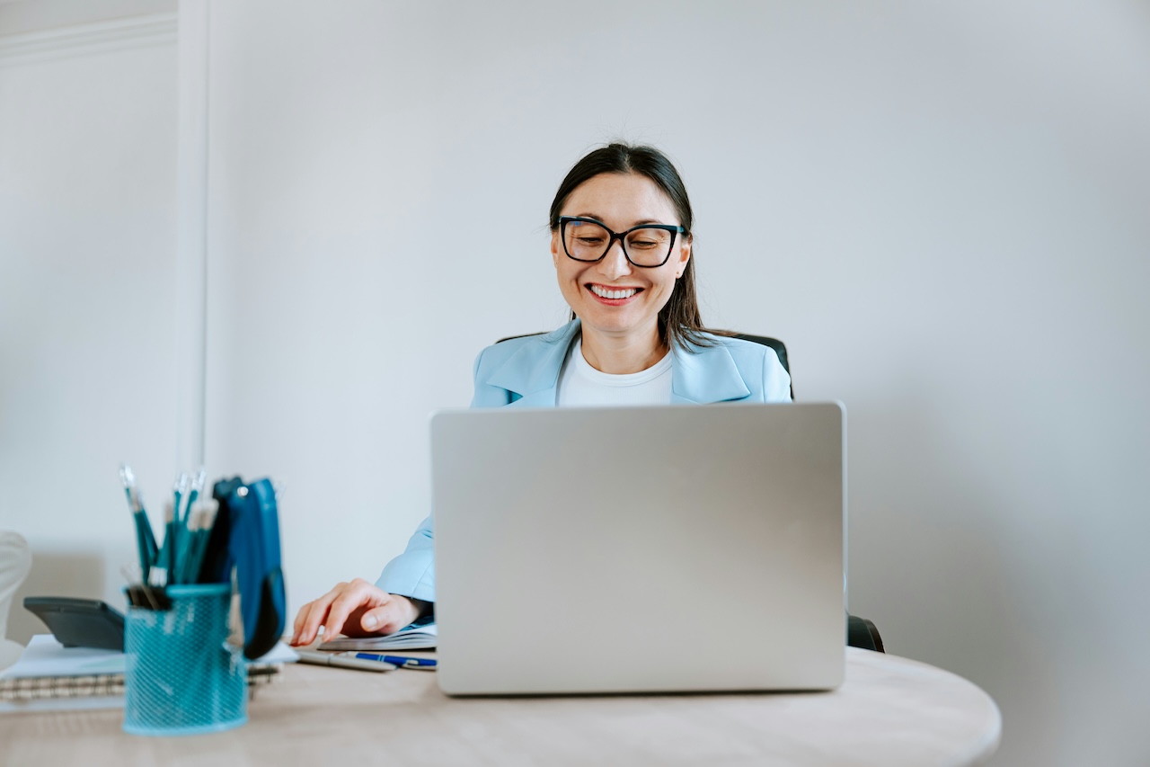 Gumroad vs Gluuer for Free Resources